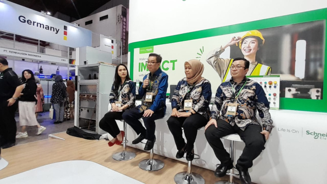 PT Mitra Cipta Hardi Elektrindo di pameran Electric & Power Indonesia 2024