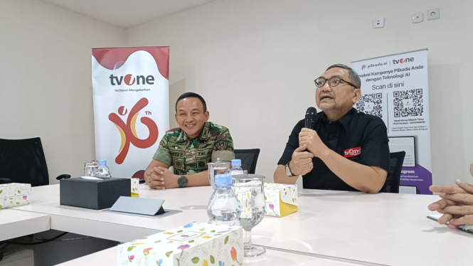 VIVA Militer: Kadispenad Kolonel Inf Wahyu Yudhayana berkunjung ke kantor tvOne