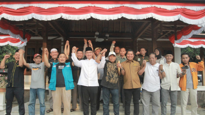 Abah Otong dukungan pasangan Andika-Nanang di Pilbup Serang