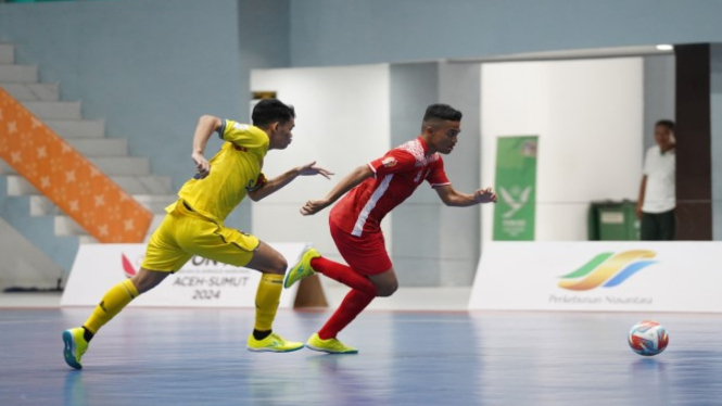 Tim Futsal Sumut kontra Futsal Sulbar, di GOR Dispora Sumut.(istimewa/VIVA)