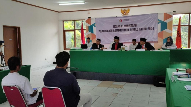 Sidang administratif pelanggaran pemilu