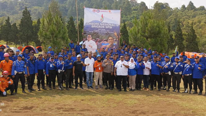 Presiden KSPSI Andi Gani Nena Wea membuka Jambore Brigade KSPSI di Ciater, Subang.