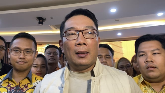 Ridwan Kamil berjanji bahwa di tahun pertamanya sebagai gubernur, ia akan meningkatkan jumlah pohon yang ditanam di Jakarta hingga tiga kali lipat dibandingkan sebelumnya.