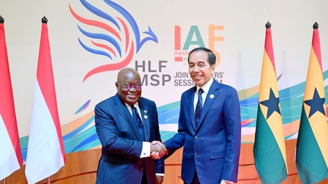 Jokowi holds bilateral meeting with Ghana's President.