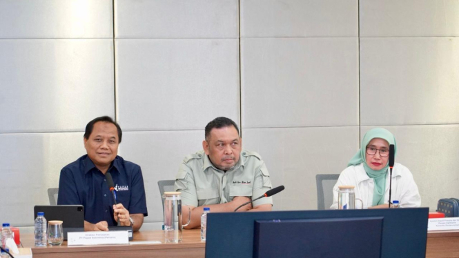 Dirjen PSP Kementan Andi Nur Alam bersama Direktur Pemasaran PT Pupuk Indonesia