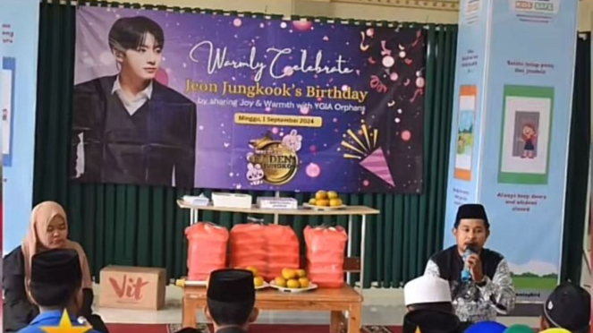 ARMY Gelar Pengajian dan Santunan Anak Yatim untuk Ulang Tahun Jungkook