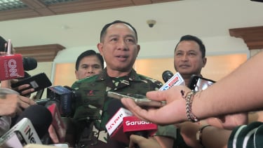 Panglima TNI Jenderal Agus Subiyanto di Kompleks Parlemen, Senayan, Jakarta Pusat