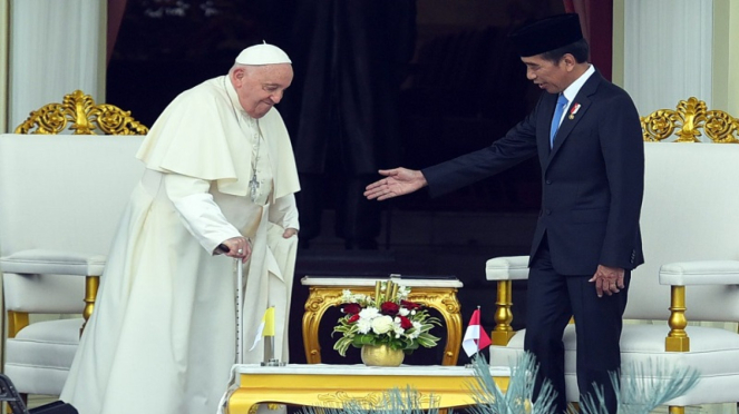 Presiden Yokov menerima Paus Fransiskus di Istana Negara Jakarta