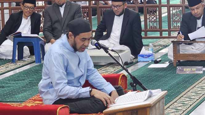 Calon kepala daerah di Aceh diuji tes mampu baca Alquran. VIVA/Dani Randi