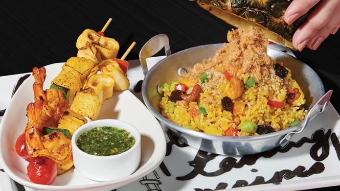 Surprise Pineapple Fried Rice, salah satu menu di restoran Thailand di Jakarta