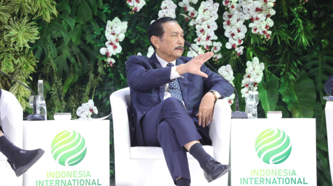 Der koordinierende Minister für maritime Angelegenheiten und Investitionen, Luhut Binsar Pandjaitan, spricht auf der Plenarsitzung des Indonesia International Sustainability Forum (ISF) 2024 im JCC Senayan, Zentral-Jakarta, Donnerstag, 5. September 2024