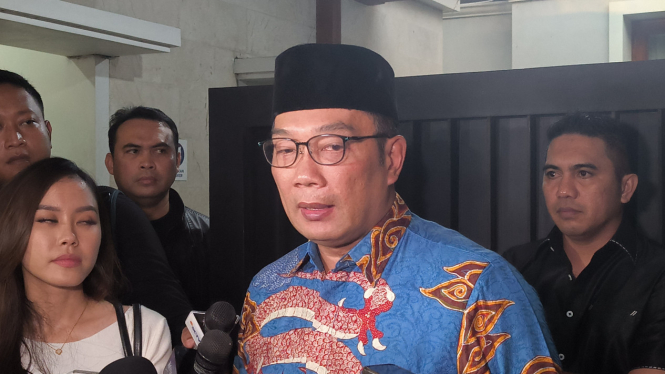 Bakal cagub Jakarta, Ridwan Kamil atau RK usai sowan ke Wakil Presiden RI ke-10 dan 12, Jusuf Kalla (JK) di kawasan Jakarta Selatan 