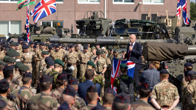 VIVA Militer: Menteri Pertahanan Inggris, John Healey