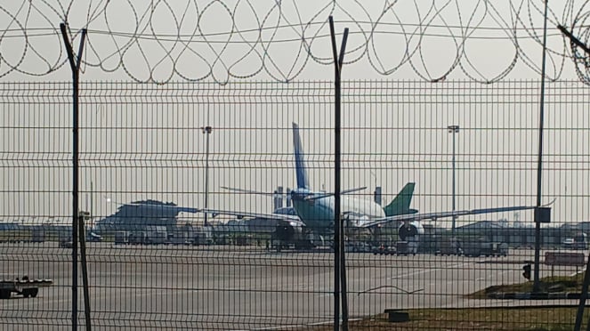 Aeronaves Garuda Indonesia A330 estacionadas na pista VIP do Terminal 3, Aeroporto de Soetta, Tangerang