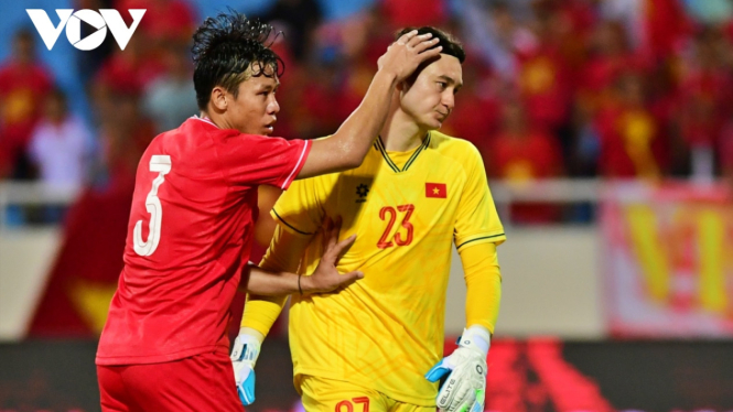 Kiper Timnas Vietnam, Dang Van Lam (Kanan)