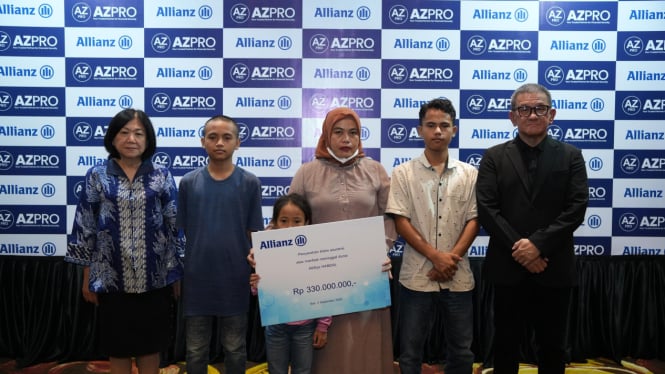 Allianz Syariah bayar klaim ke nasabahnya