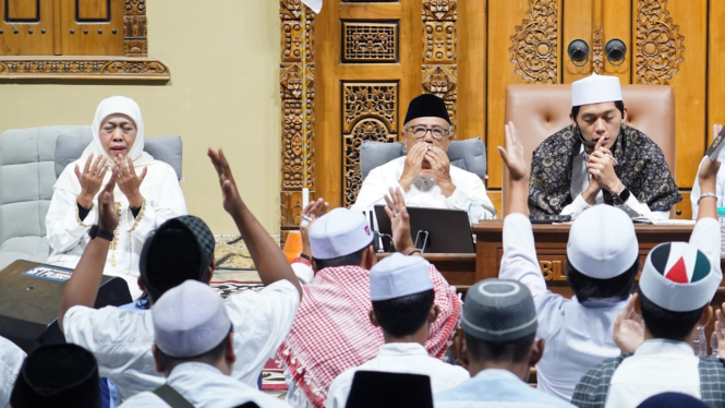 Bakal cagub Jatim Khofifah Indar Parawansa hadiri acara pengajian di Blitar