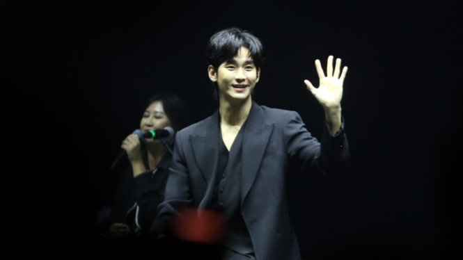 Kim Soo Hyun, Asia Tour in Jakarta, Eyes On You