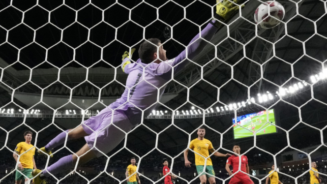 Kiper Timnas Australia, Mathew Ryan