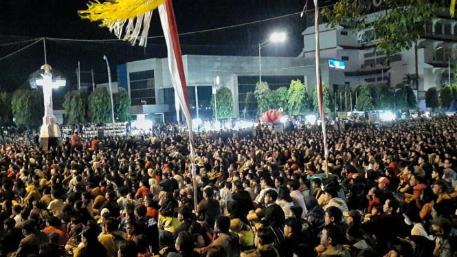 Suasana nobar Timnas di depan Balai Kota Solo