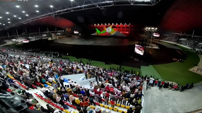 Pembukaan Pekan Olahraga Nasional (PON) XXI Aceh-Sumatera di Stadion Harapan Bangsa, Banda Aceh. 