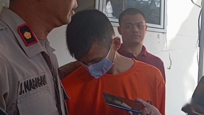 SZ (25) pelaku penusukan hingga menewaskan rekan kerjanya, SY (21)