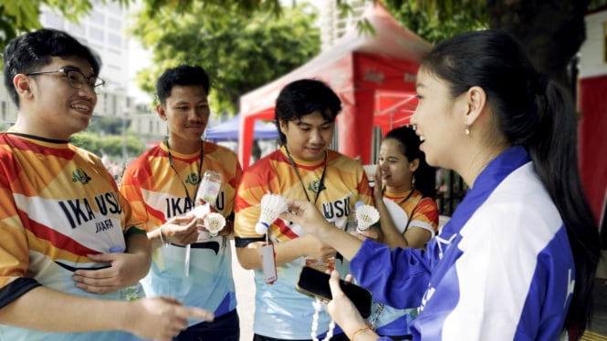 Mendukung Atlet Indonesia dengan Pesan di Shuttlecock