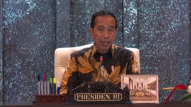 Presiden Joko Widodo (Jokowi) saat memimpin sidang kabinet di IKN