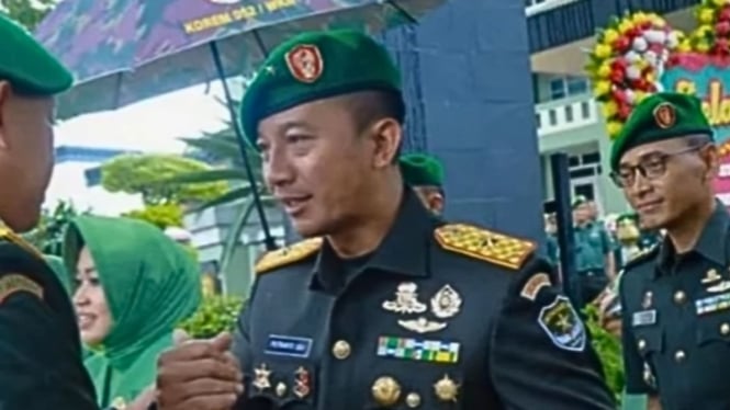 Pangdam XVI/Pattimura, Mayjen TNI Putranto Gatot Sri Handoyo