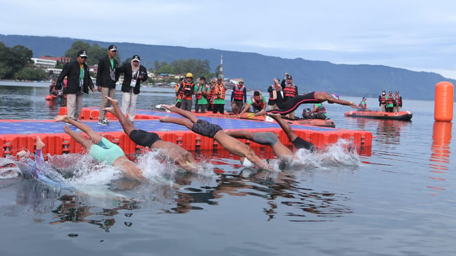 Renang perairan terbuka PON XXI Aceh-Sumut