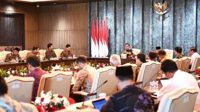Presiden Jokowi Pimpin Rapat Kabinet Terakhir di IKN Nusantara