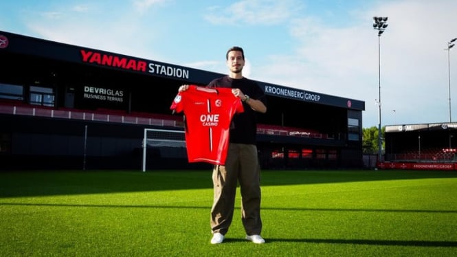 Thom Haye resmi gabung Almere City