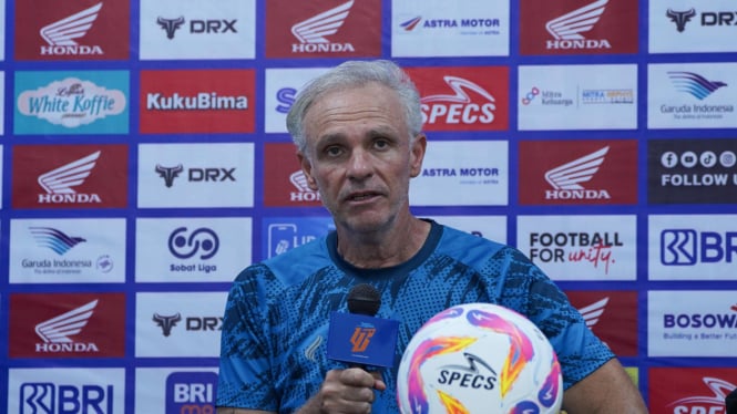 Pelatih Arema FC, Joel Cornelli 