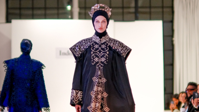 Busana kesopanan hijab di New York Fashion Week