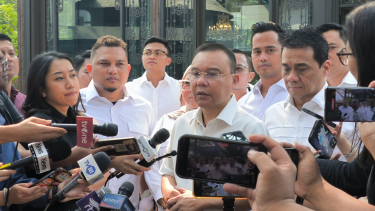 Presidente diário do partido Gerindra DPP, Sufmi Dasco Ahmad na área de Plataran, Senayan, Jacarta Central