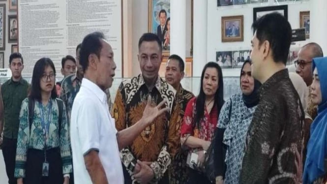 Mantan Gubernur DKI Jakarta Sutiyoso ajak pasangan cagub-cawagub Dharma-Kun.