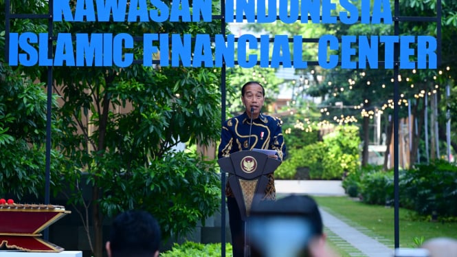 Presiden Jokowi meresmikan Kawasan Indonesia Islamic Financial Center