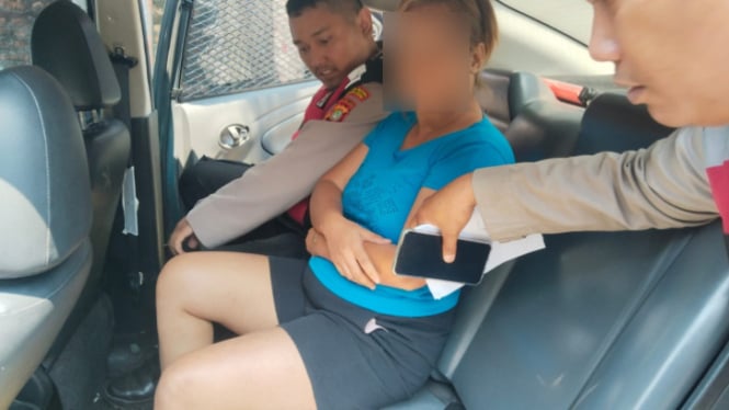 Ibu diduga aniaya anak tiri di Cilincing ditangkap polisi.