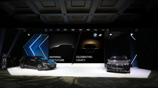 BMW i5 Touring y Two Tone BMW 7 Series activado