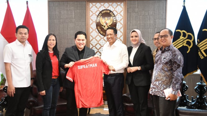 Menkumham, Supratman Andi Agtas dan Ketum PSSI, Erick Thohir