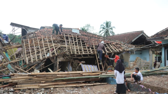 Bencana gempa yang terjadi di Kabupaten Pulau Morotai, Maluku Utara