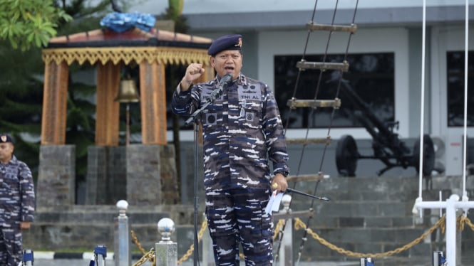 VIVA Militer: Pangkoarmada III Laksda TNI Hersan