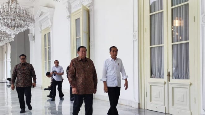 Indonesian President Joko Widodo and the sixth President of the Republic of Indonesia, Susilo Bambang Yudhoyono, agreed on a new government headed by Prabowo Subianto, after the two met at Merdeka Palace, Jakarta, Saturday, September 21, 2024.