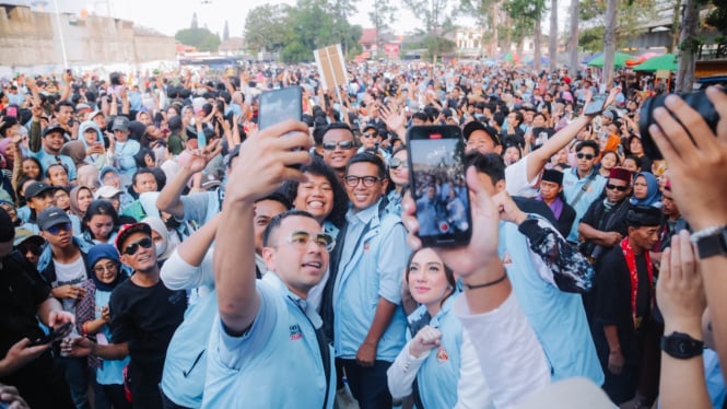 Apel akbar pendukung pasangan Andra Soni-Dimyati Natakusumah