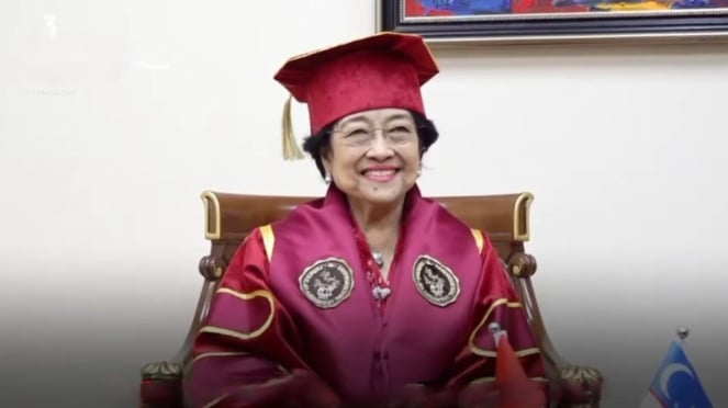 Presiden ke-5 RI Megawati Soekarnoputri terima gelar profesor kehormatan