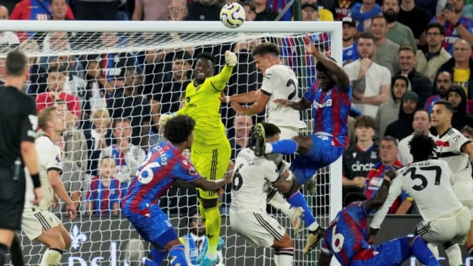 Andre Onana dalam pertandingan Crystal Palace vs Manchester United