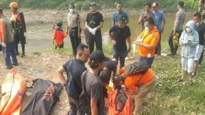 7 cadáveres fueron encontrados en el río Bekasi