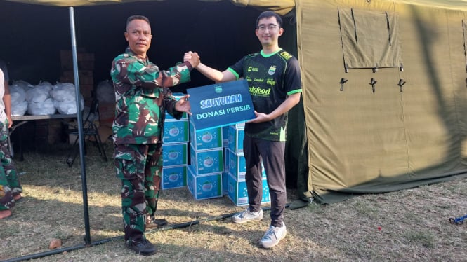 Persib Salurkan Bantuan untuk Korban gempa Bumi Kabupaten Bandung (dokumentasi Persib) 