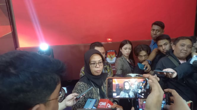 Ketua KPU Jawa Barat, Ummi Wahyuni