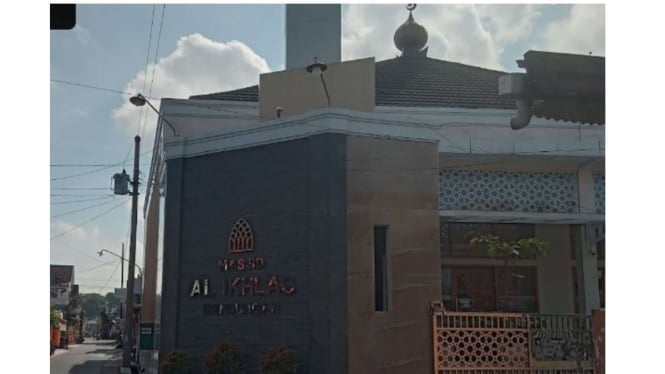 Viral Masjid Al-Ikhlas di Mendungan, Kartasura, Sukahorjo dapat rating buruk